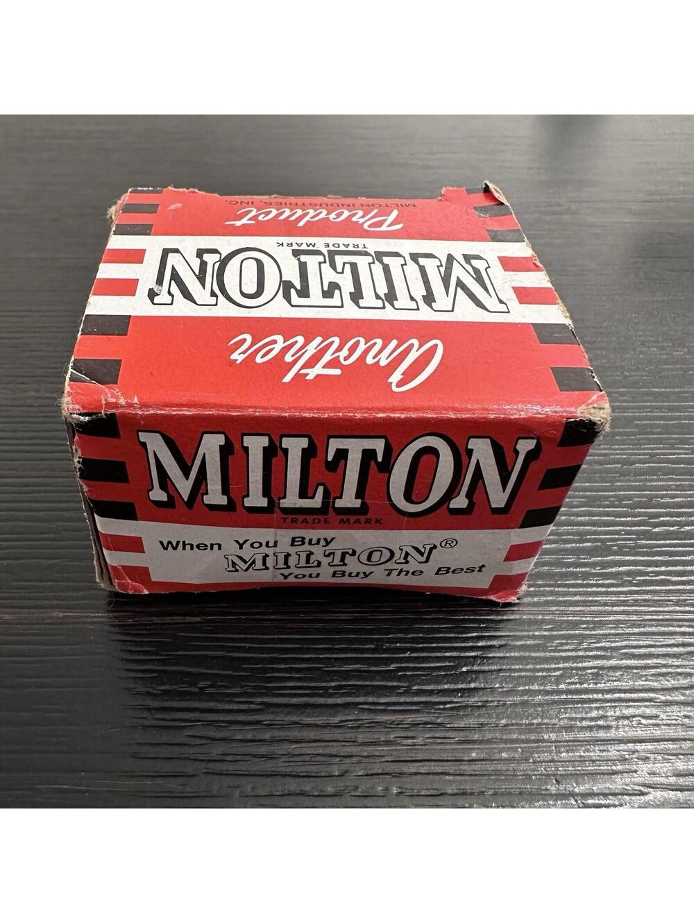 Milton 1820 Female Plug 3/8" NPT G-Style New In Original Box (5 Pieces)